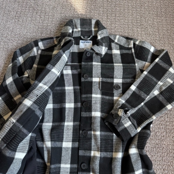 ✨Last Chance✨ Old Navy Black Plaid Soft-Brushed Utility Shacket - Picture 6 of 8